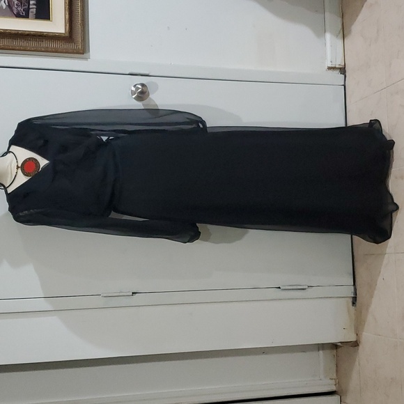 Dress - Picture 3 of 9